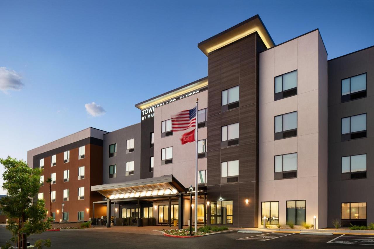 Towneplace Suites By Marriott Las Vegas North I-15 Екстериор снимка